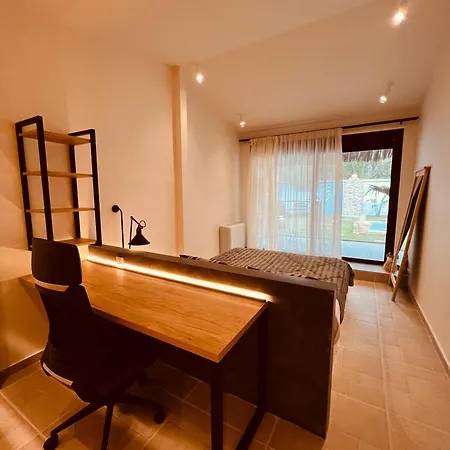 Villa Naya Pool & Garden View