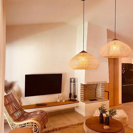 וילה Naya Pool & Garden View *