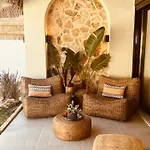 Naya Pool & Garden View فيلة