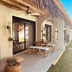 فيلة Naya Pool & Garden View